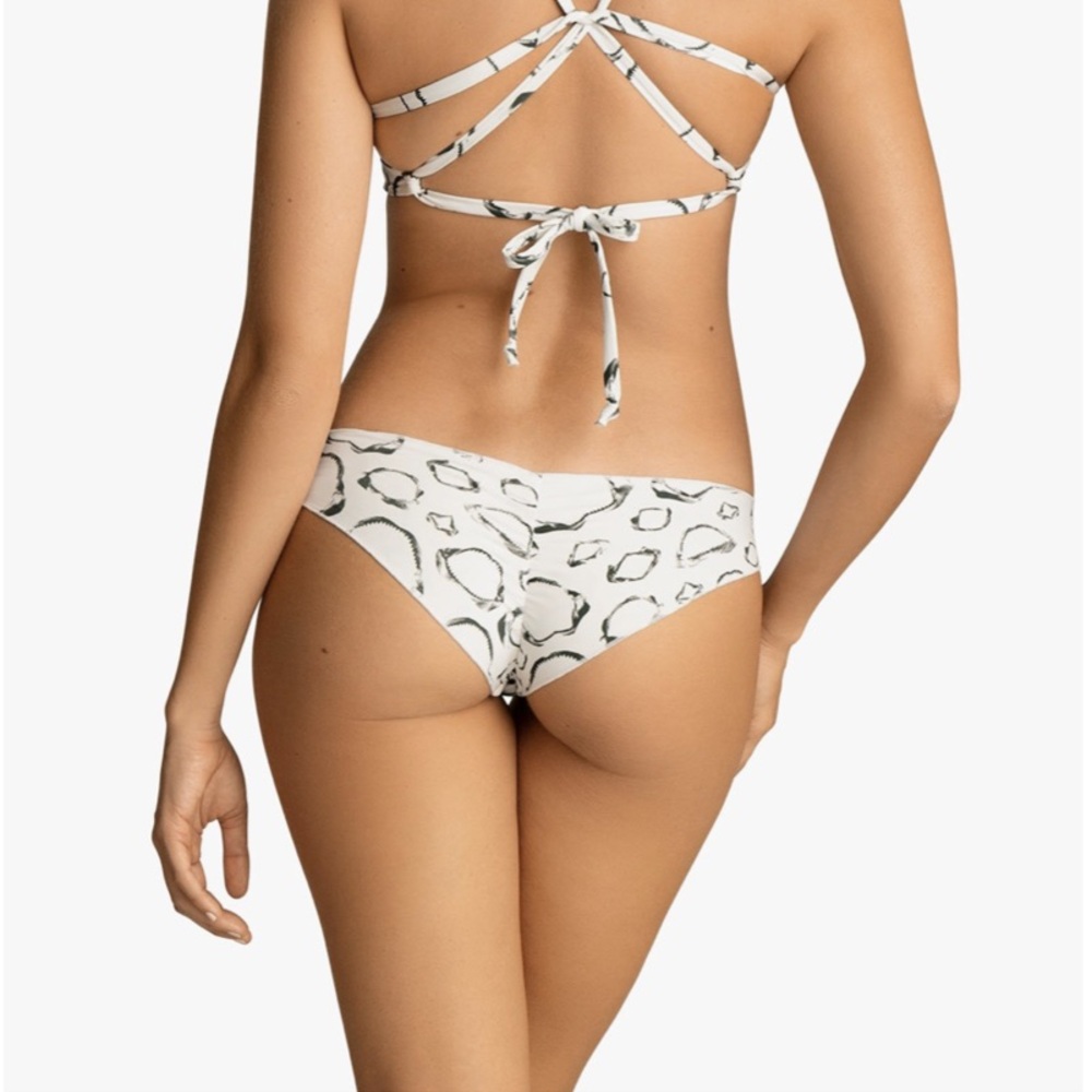 Boys+Arrows Kiki Bikini Bottoms - Jaws shark print size small NWT!